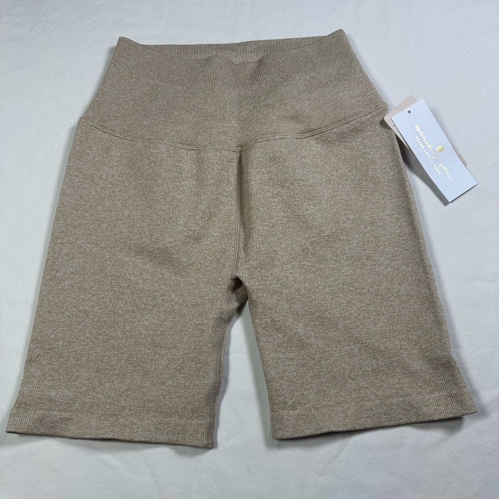 $68 Spiritual Gangster Women's Beige Wide Rib Seamless‎ Biker Short Size M/L NWT
